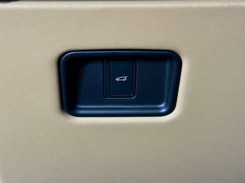 New 2026 Land Rover Range Rover SE image 10