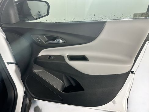 Used 2024 Chevrolet Equinox LS w/ LS Convenience Package image 30