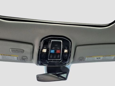 Used 2023 Jeep Grand Cherokee Overland RWD image 13