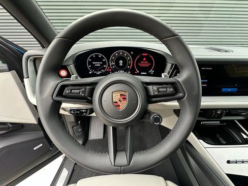 Used 2026 Porsche Cayenne AWD/4WD image 16