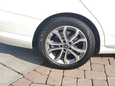 Used 2017 Mercedes-Benz C 300 4MATIC Sedan image 7