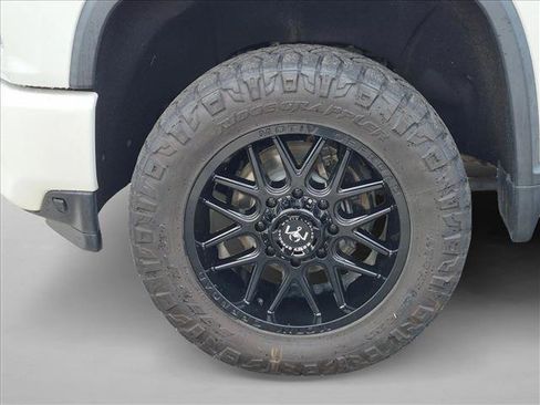 Used 2021 Chevrolet Silverado 2500 High Country w/ Z71 Off-Road Package AWD/4WD image 22