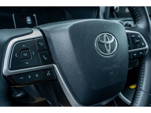 Used 2025 Toyota Grand Highlander FWD image 23