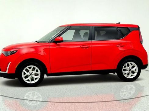 Used 2024 Kia Soul S FWD image 8