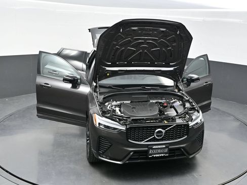 Used 2024 Volvo XC60 B5 Plus w/ Protection Package Premier AWD/4WD image 40