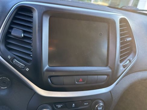 Used 2014 Jeep Cherokee Latitude w/ Cold Weather Group image 3