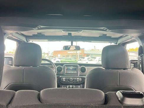 Used 2023 Jeep Wrangler Sport S image 33