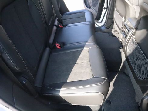 New 2025 Jeep Grand Cherokee Altitude image 14