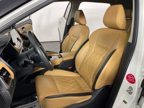 Used 2023 Nissan Rogue Platinum w/ Platinum Premium Package FWD image 17
