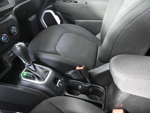 Used 2020 Jeep Renegade Sport image 32