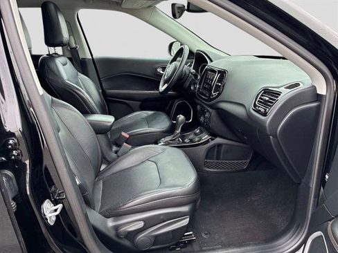 Used 2017 Jeep Compass Limited w/ Navigation Group image 9