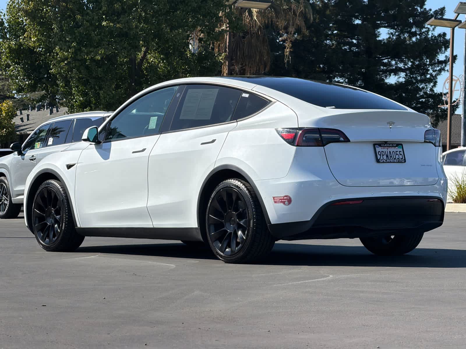 Used 2021 Tesla Model Y Long Range AWD/4WD image 7