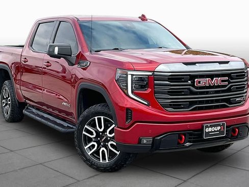 Used 2024 GMC Sierra 1500 AT4 w/ Technology Package AWD/4WD image 3