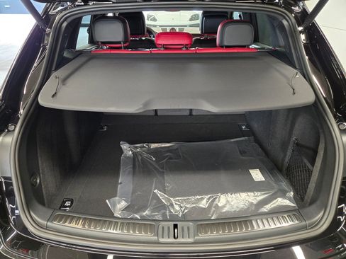 New 2026 Porsche Macan S image 15