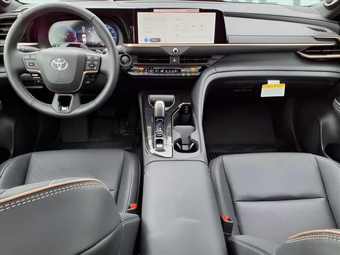 New 2025 Toyota Crown Platinum image 11