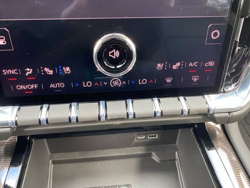 New 2026 GMC Yukon XL Elevation image 16