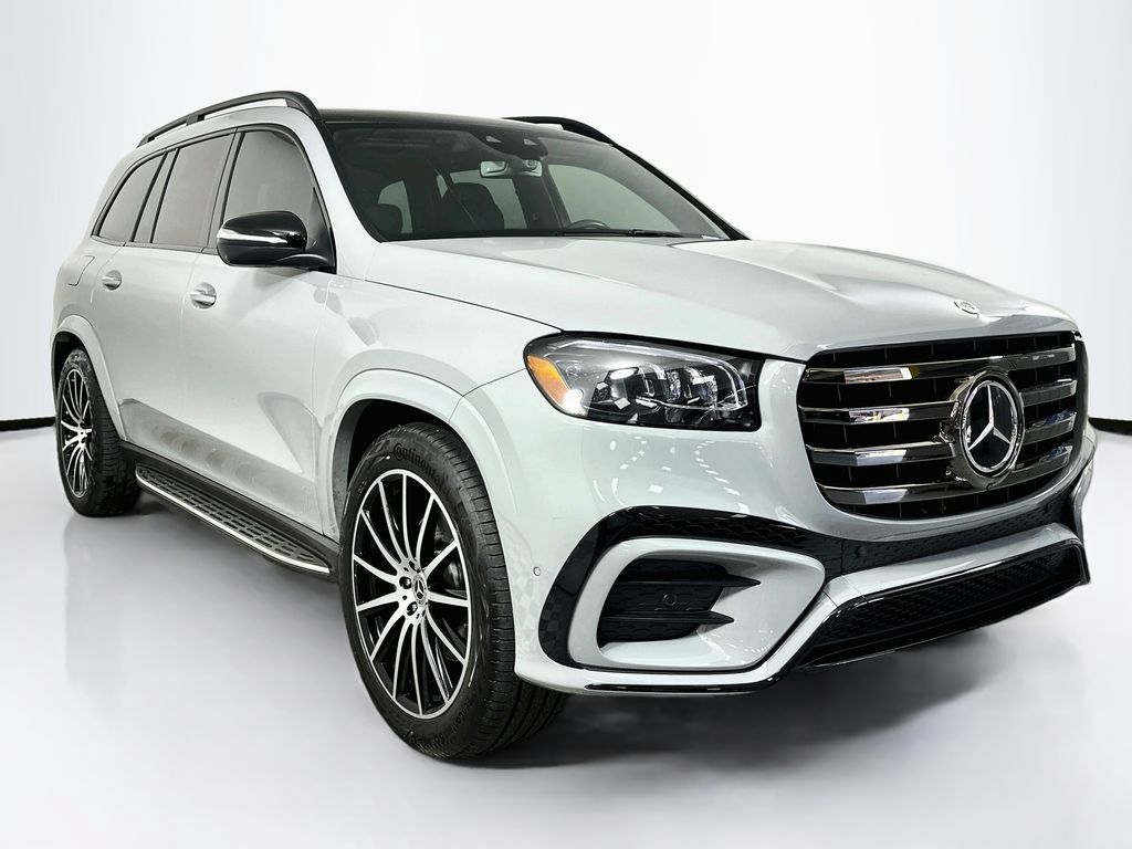 Used 2025 Mercedes-Benz GLS 580 4MATIC image 2