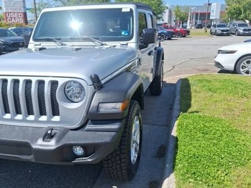 Used 2022 Jeep Wrangler Unlimited Sport AWD/4WD image 12