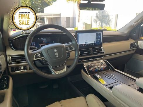 Used 2023 Lincoln Navigator L Reserve image 11