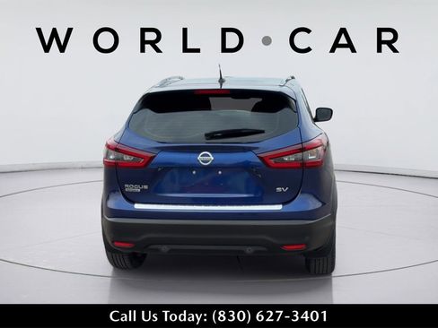 Used 2021 Nissan Rogue Sport SV image 4