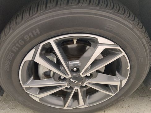 Used 2024 Kia Forte LXS FWD image 31