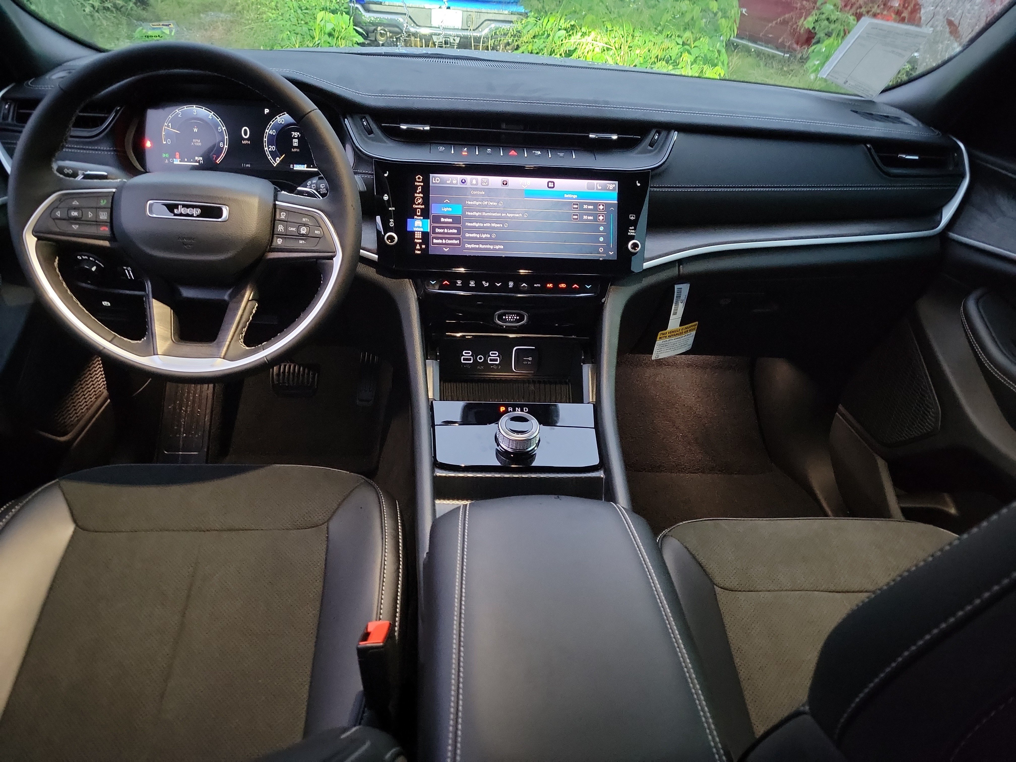 New 2027 Jeep Grand Cherokee Altitude RWD image 7