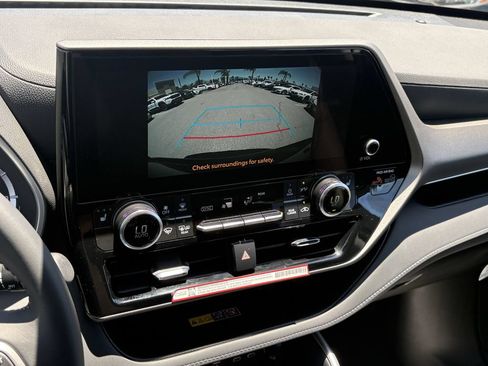 Certified 2026 Toyota Highlander XLE AWD/4WD image 14