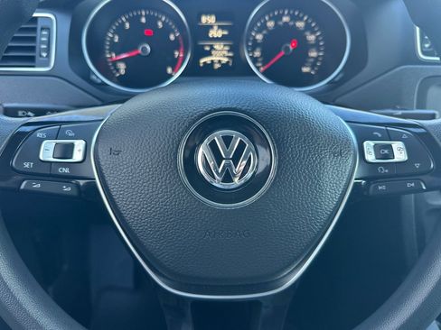Used 2015 Volkswagen Jetta SE image 18