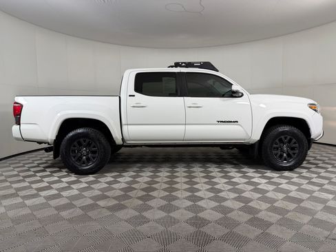 Used 2020 Toyota Tacoma SR5 AWD/4WD image 7