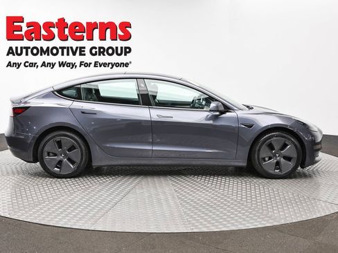Used 2022 Tesla Model 3 image 4