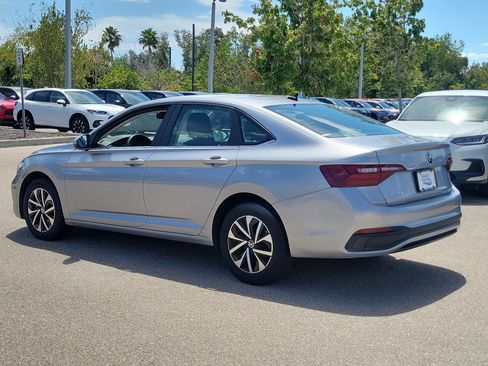 Used 2024 Volkswagen Jetta S image 4