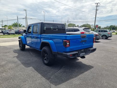 Used 2021 Jeep Gladiator Sport AWD/4WD image 4