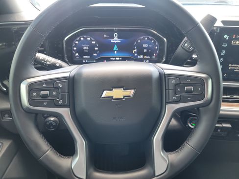 Used 2023 Chevrolet Silverado 1500 LT AWD/4WD image 8