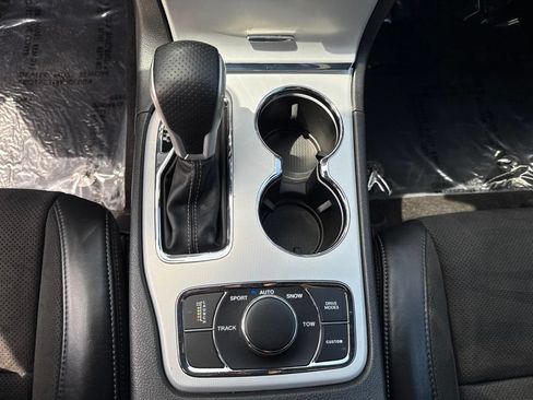 Used 2021 Jeep Grand Cherokee SRT AWD/4WD image 16