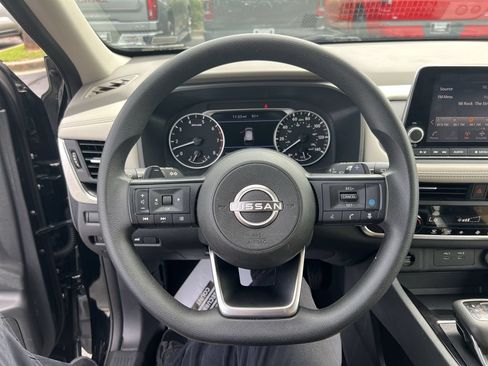 Used 2024 Nissan Rogue SV FWD image 18