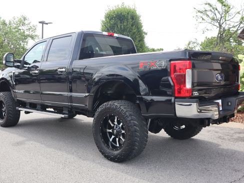 Used 2019 Ford F350 XLT w/ XLT Premium Package AWD/4WD image 10