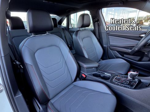 Used 2025 Volkswagen Jetta GLI Autobahn FWD image 43