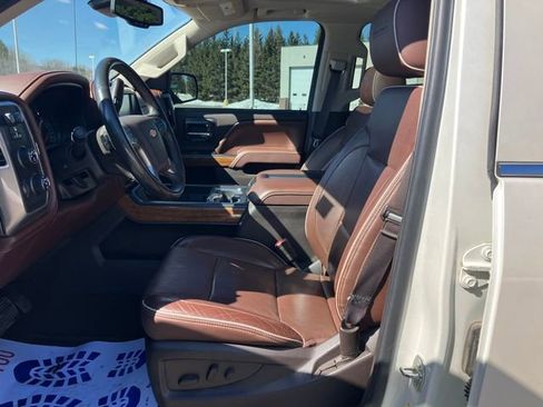 Used 2015 Chevrolet Silverado 1500 High Country w/ High Country Premium Package AWD/4WD image 16