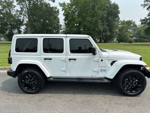 Used 2023 Jeep Wrangler Unlimited Sahara w/ Cold Weather Group AWD/4WD image 28