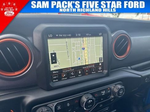 Used 2023 Jeep Gladiator Mojave w/ Cold Weather Group AWD/4WD image 9