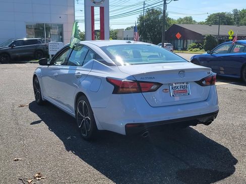 Used 2024 Nissan Altima 2.5 SR w/ SR Premium Package FWD image 7