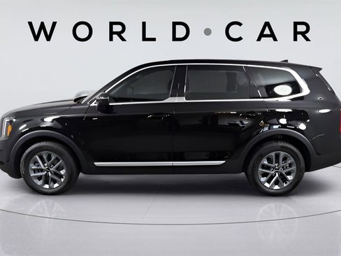 Used 2024 Kia Telluride LX image 4