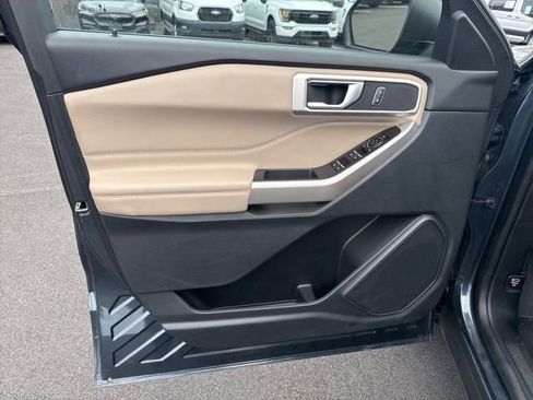 Certified 2022 Ford Explorer XLT w/ Equipment Group 202A AWD/4WD image 19