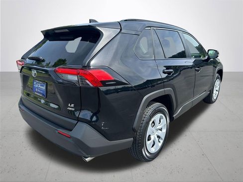 Used 2019 Toyota RAV4 LE w/ Carpet Mat Package AWD/4WD image 7