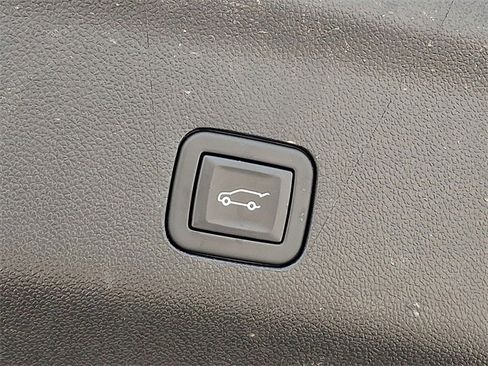 Used 2023 Chevrolet Tahoe Premier image 39