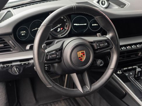 Used 2020 Porsche 911 Carrera 4S image 17