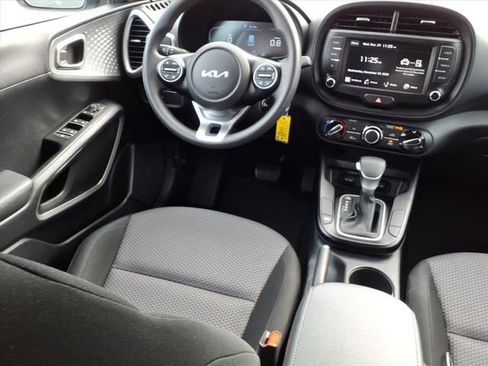 Used 2024 Kia Soul LX w/ Option Group 015 image 5