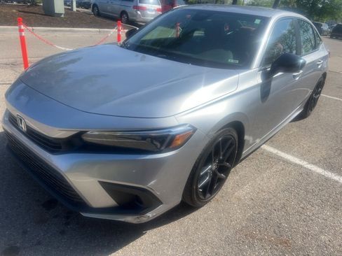 Used 2023 Honda Civic Sport image 2