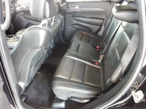 Used 2018 Jeep Grand Cherokee Limited w/ Luxury Group II image 17