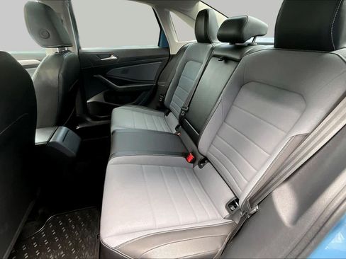 Used 2025 Volkswagen Jetta SE FWD image 21